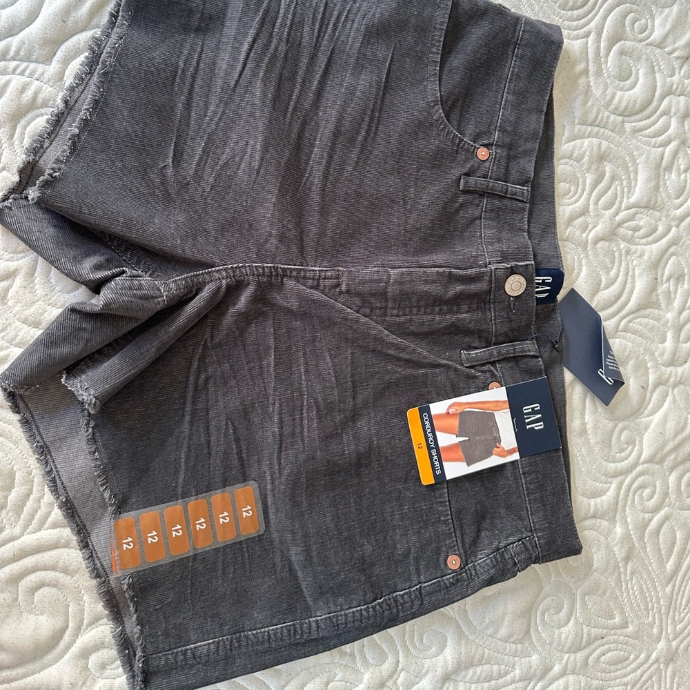 gap shorts